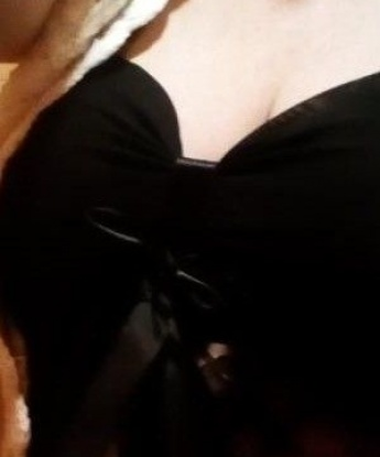 Живу в Москве и готова предложить тебе незабываемые моменты наслаждения. Мои услуги включают все, что ты мог себе представить: классический и эротический массаж, стриптиз, оральный и классический секс, игрушки и многое другое. Фотографии настоящие, отзывы положительные, я уверена, ты не пожалеешь о проведенном со мной времени. Расслабься и доверься моим нежным рукам и страстному телу. Жду тебя, чтобы сделать твои фантазии реальностью. 😘😉 Галина